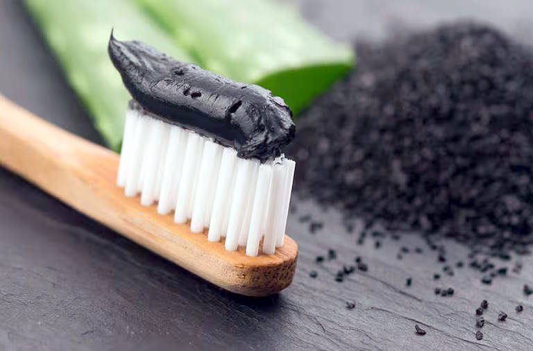 Charcoal Toothpaste: Benefits and Risks
